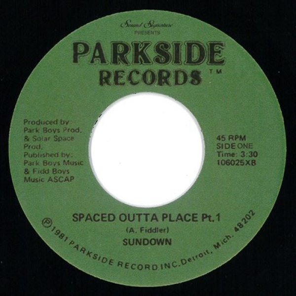 画像1: SUNDOWN - SPACED OUTTA PLACE 【7"INCH】 作曲に若きAMP FIDDLERが参加する中古市場で数万レベルの高値で取引されるメガレアなインスト・ファンク/ブギーが正規ライセンス再発！ (1)