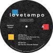 画像1: LOVETEMPO - LOVETEMPO EP 【12"INCH】 元THE RAPTUREのベーシストMATTIE SAFERによるプロジェクトLOVETEMPOによるディスコ、ボサノバ、ジャズ、といったグルーヴがクロスオーバーするバレアリックで洒落た一枚が登場！ (1)