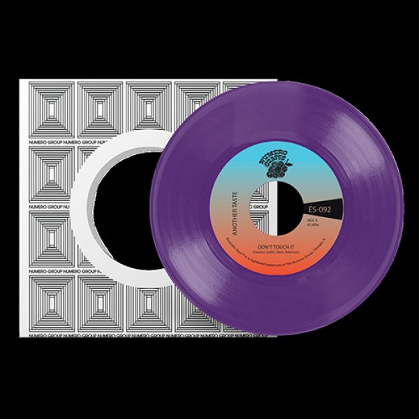 画像1: ANOTHER TASTE / MAXX TRAXX - DON’T TOUCH IT (PURPLE VINYL) 【7"INCH】 シカゴの「STAR CREATURE」から限定12インチでリリースされて即完売だった最高のディスコ/ブギー・ナンバーが、そのまま7インチになって再登場！ (1)